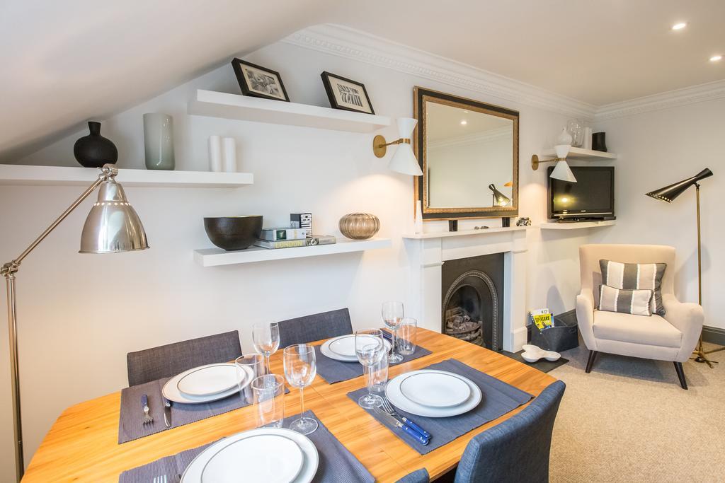Eson2/ Bolton Gardens Lodge * London