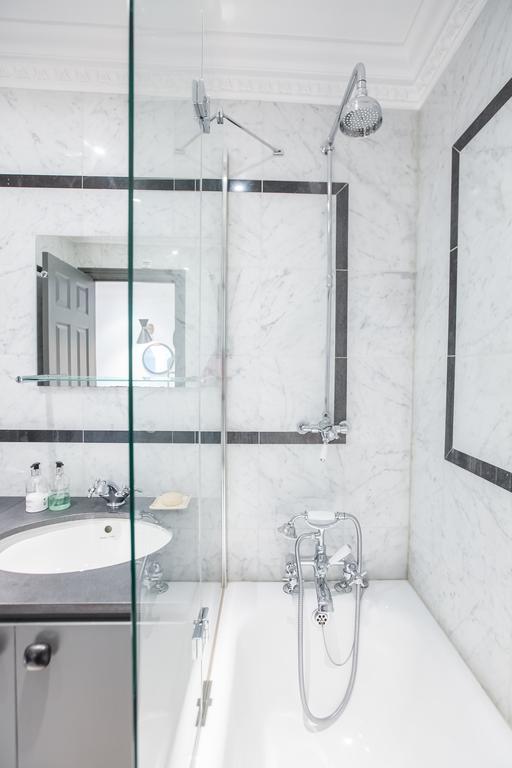 Eson2/ Bolton Gardens Lodge Apartment London